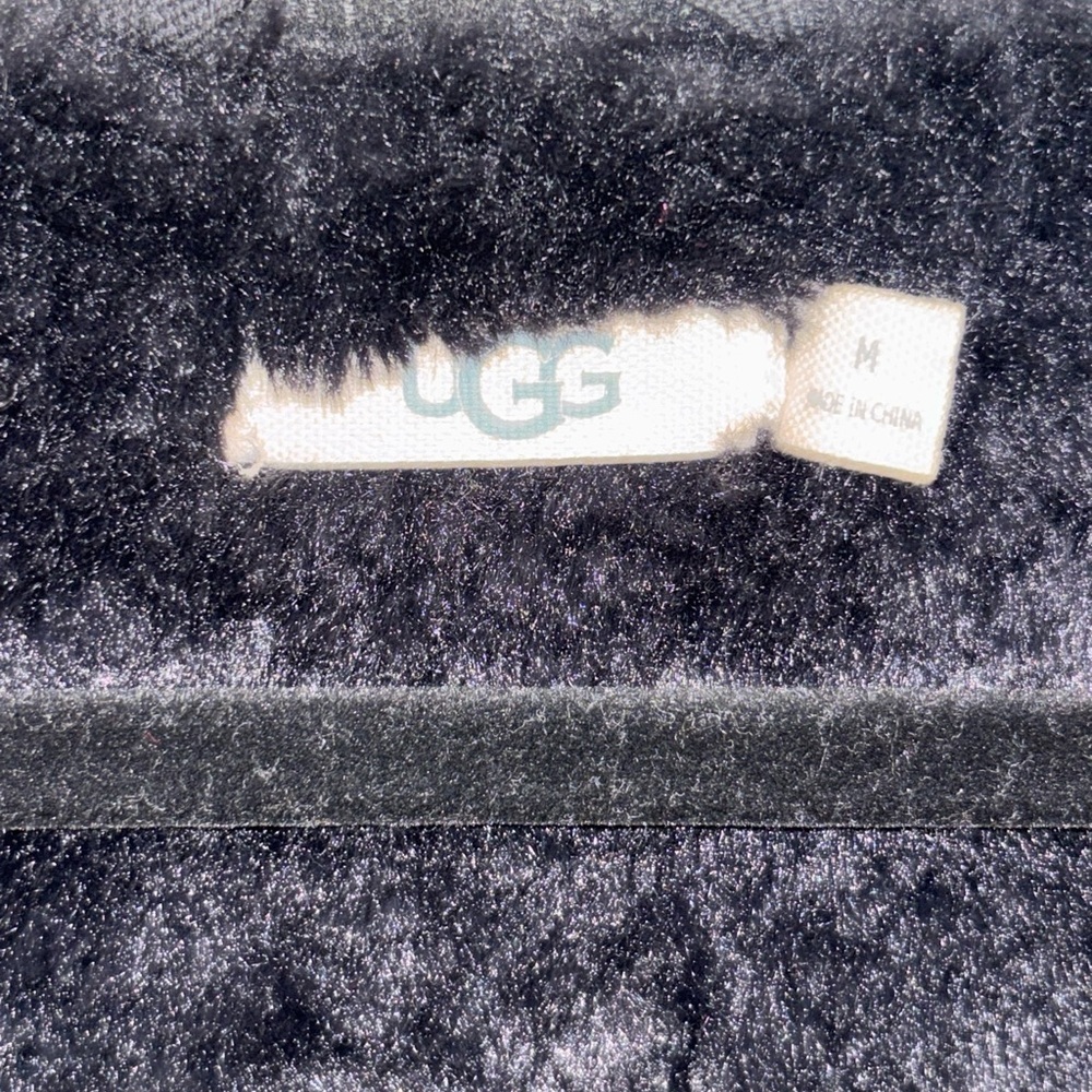 UGG Abriana Black Fleece Faux Fur Lined Shawl Cardigan Size Medium Women​​ - Picture 9 of 11